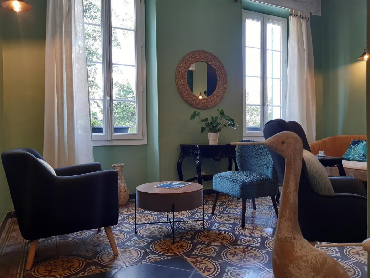 Hotel Restaurant Notre Dame Коллобрьер Экстерьер фото